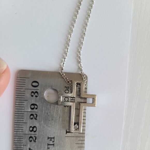 Vintage Sterling Silver Chunky CZ Crystal Cross Pendant Necklace - Picture 8 of 13